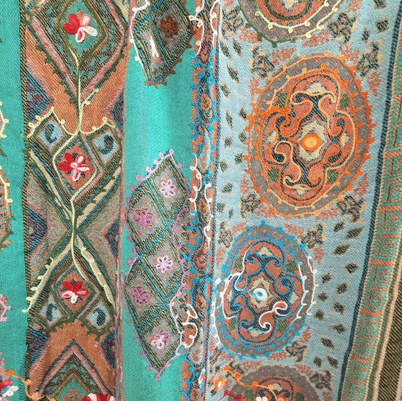 Multicolor Scarf - Picture 4 of 4